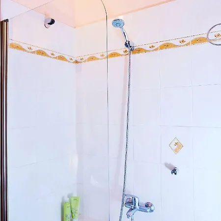 Le Quattro Stagioni Lakeview Apartamento Acquaseria